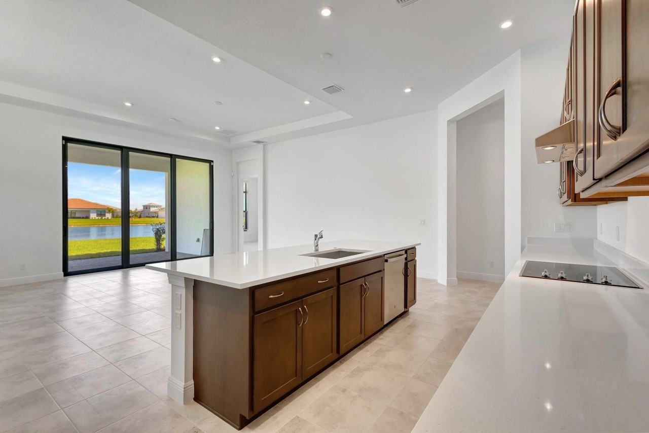 8449 Sw Cantante Way - Photo 5 of 50