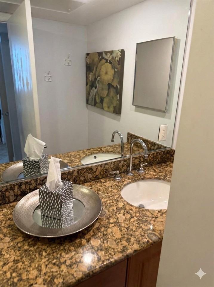 6917 Collins Ave Apt 506 - Photo 6 of 6