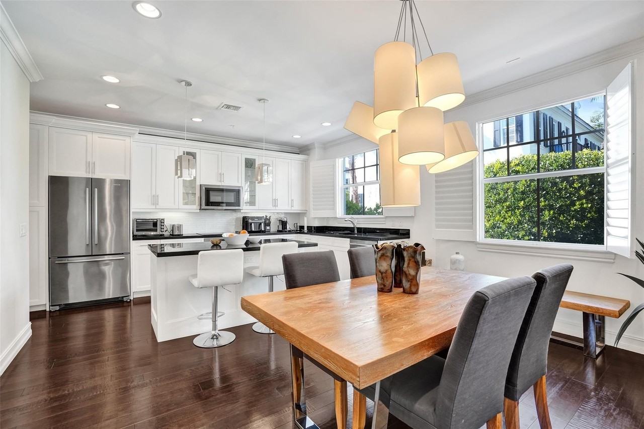 381 E Cannery Row Cir - Photo 3 of 50