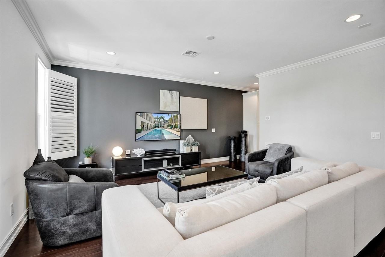 381 E Cannery Row Cir - Photo 6 of 50