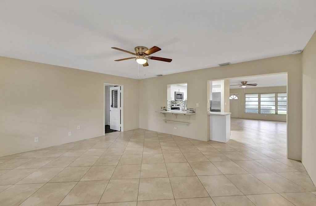 916 Ne 18th St - Photo 7 of 17