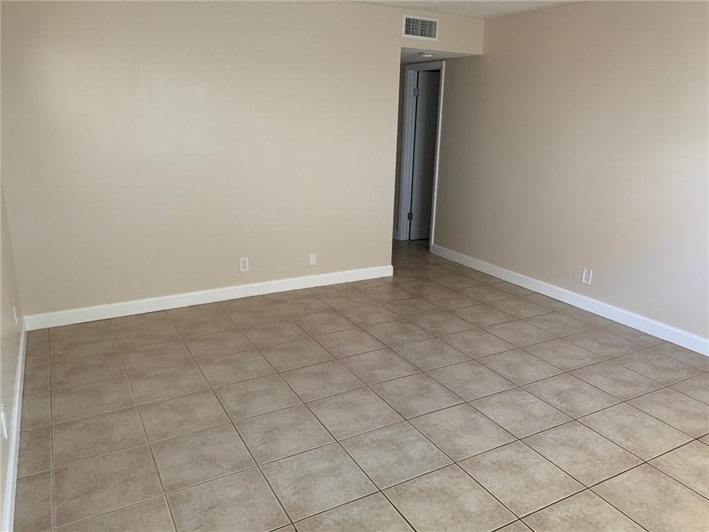 206 Sw 1st St #J4 - Photo 3 of 11
