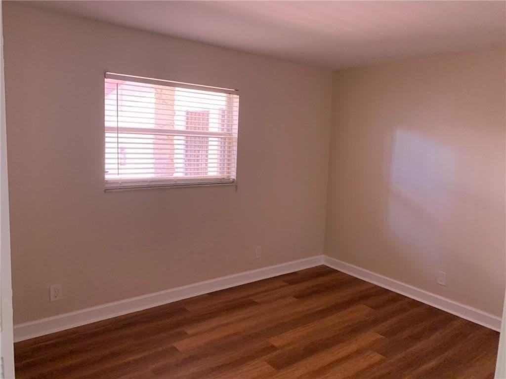 206 Sw 1st St #J4 - Photo 7 of 11