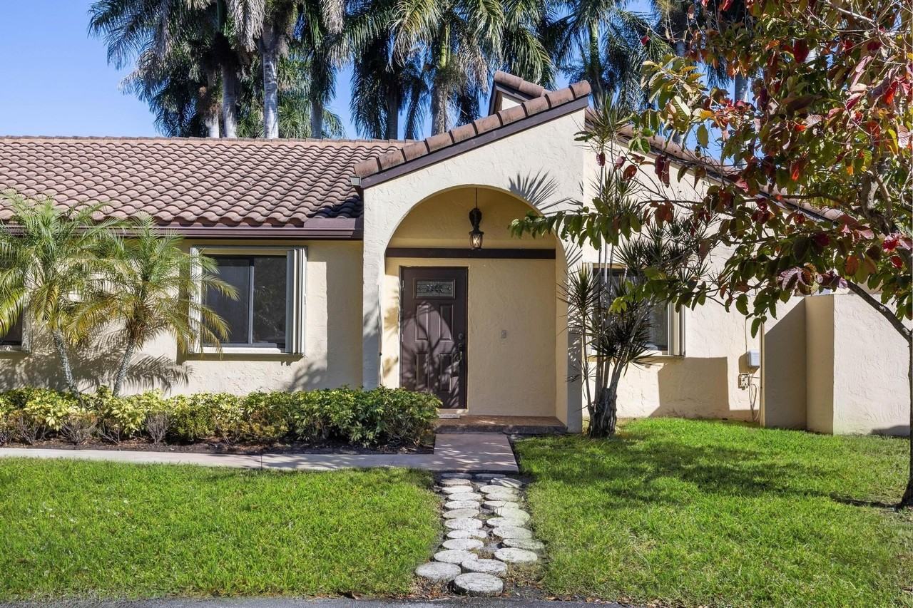 2925 Azalea Dr - Photo 5 of 32