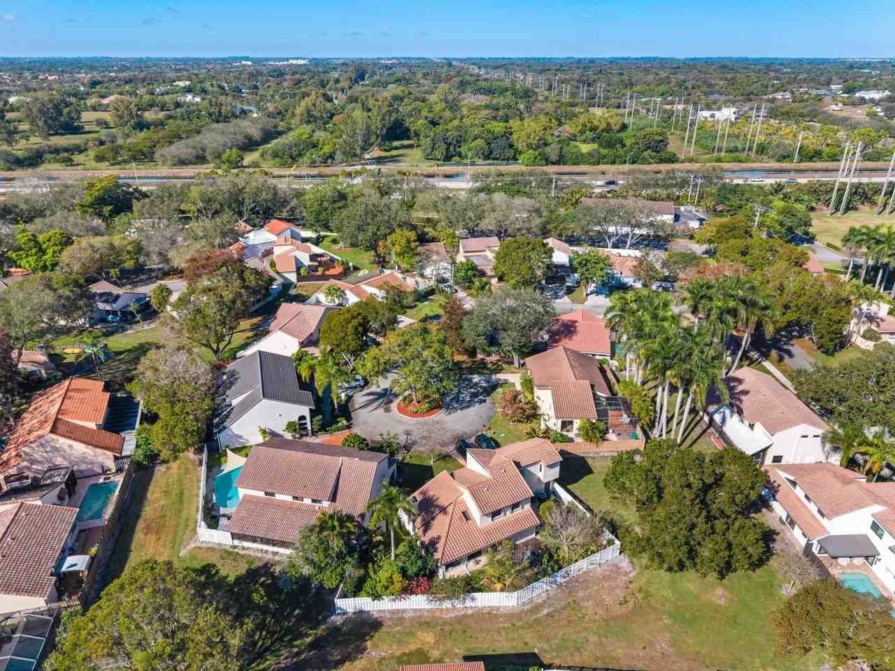 2925 Azalea Dr - Photo 6 of 32