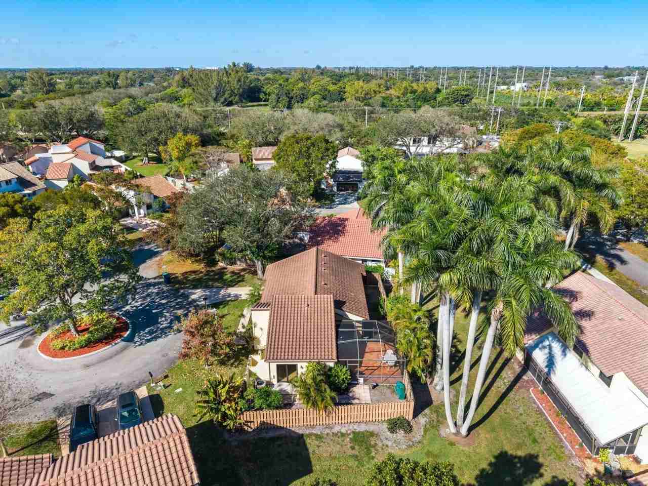 2925 Azalea Dr - Photo 7 of 32