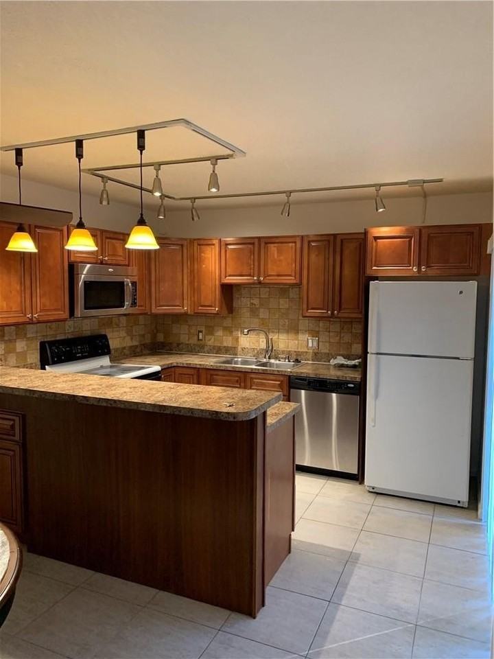 2942 Sw 22nd Cir #8A - Photo 4 of 26