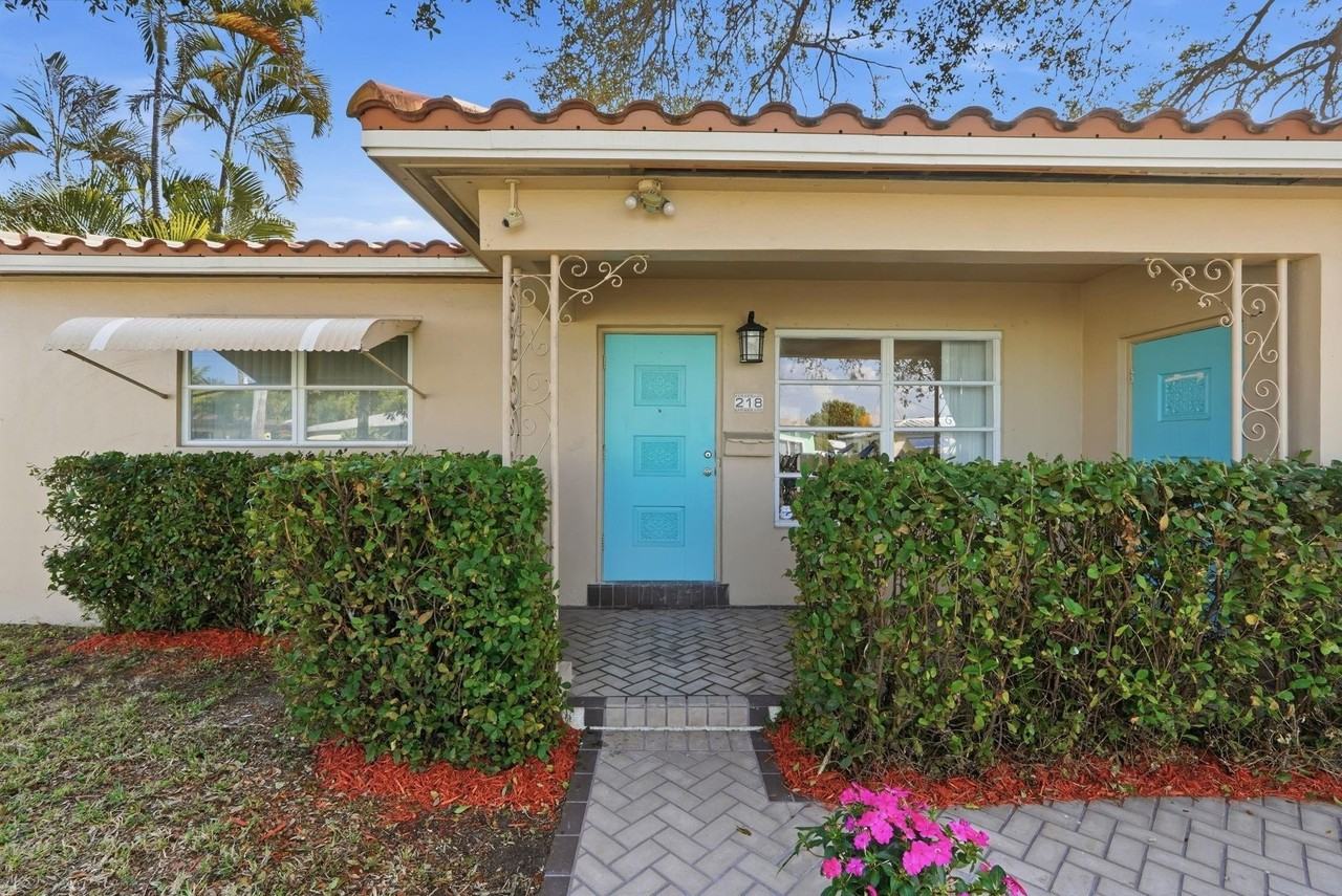 218 Se 3rd Ter - Photo 3 of 25