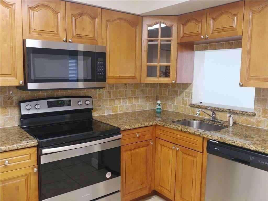 705 Nw 91st Ter - Photo 4 of 17