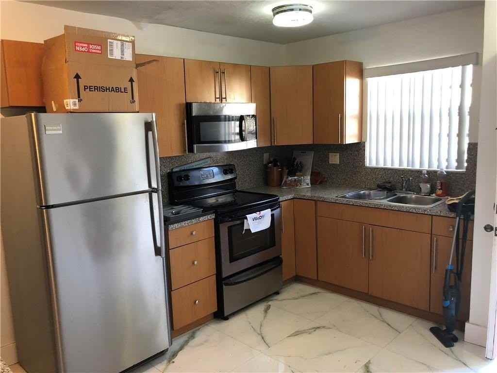 21 Sw 109th Ave Apt B2 - Photo 6 of 27