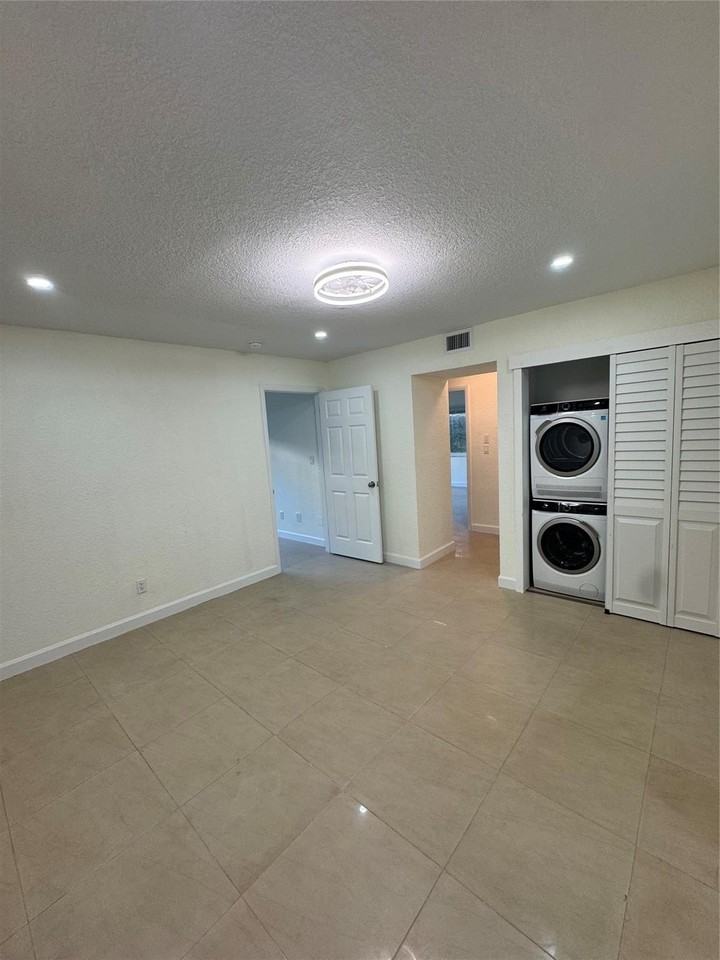 151 Se 6th Ave Apt 8 - Photo 2 of 19