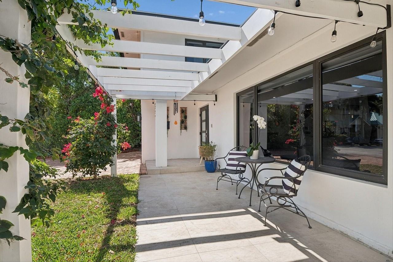 600 Sw 8th Ter - Photo 3 of 50