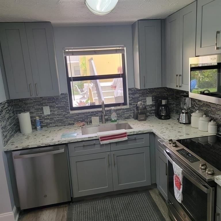 524 Osprey Dr Apt 10b - Photo 2 of 24