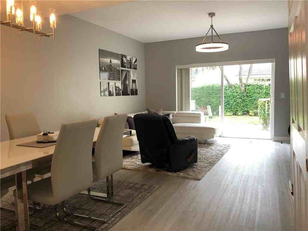 9960 Nw 57th Mnr Unit 9960 - Photo 6 of 20