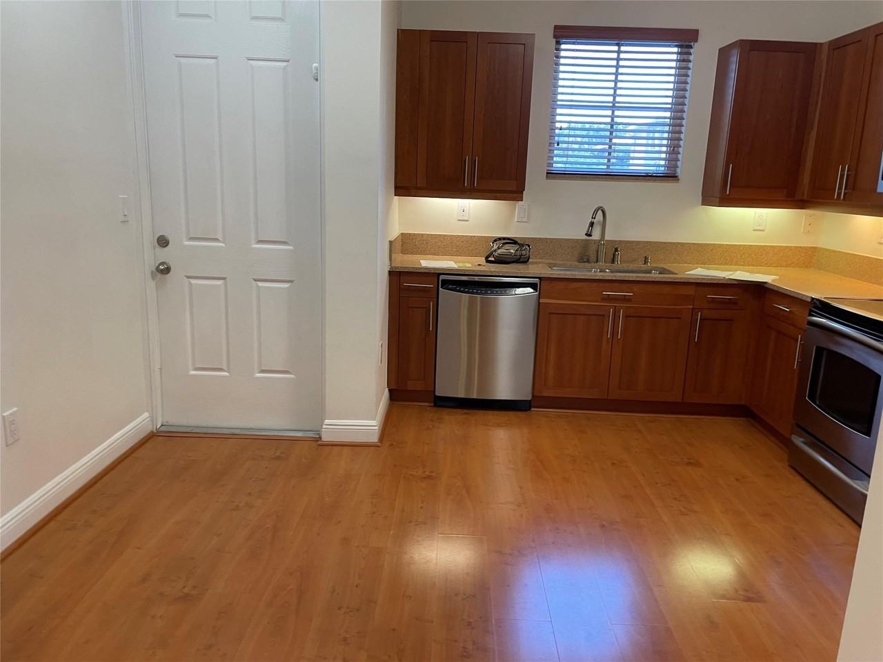 370 Sw 14th Ave #370 - Photo 3 of 12