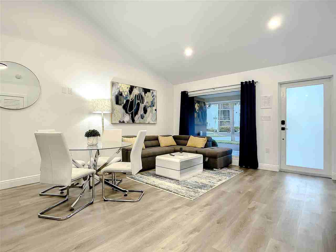 2100 Ne 45th St #1 - Photo 7 of 29