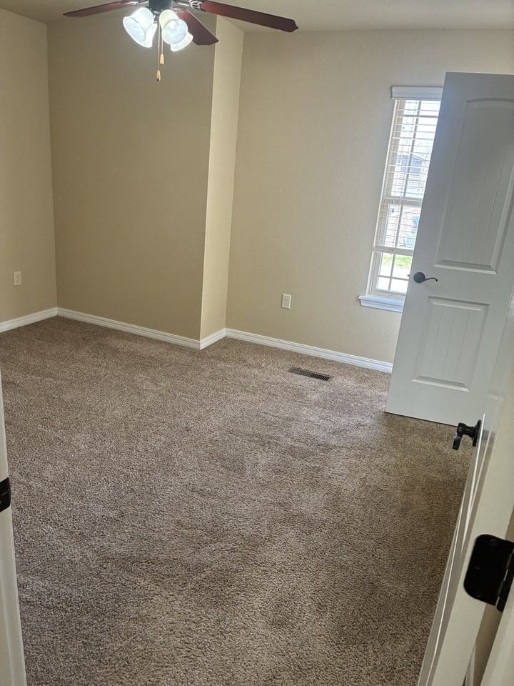 S 66th St #3511A - Photo 4 of 10