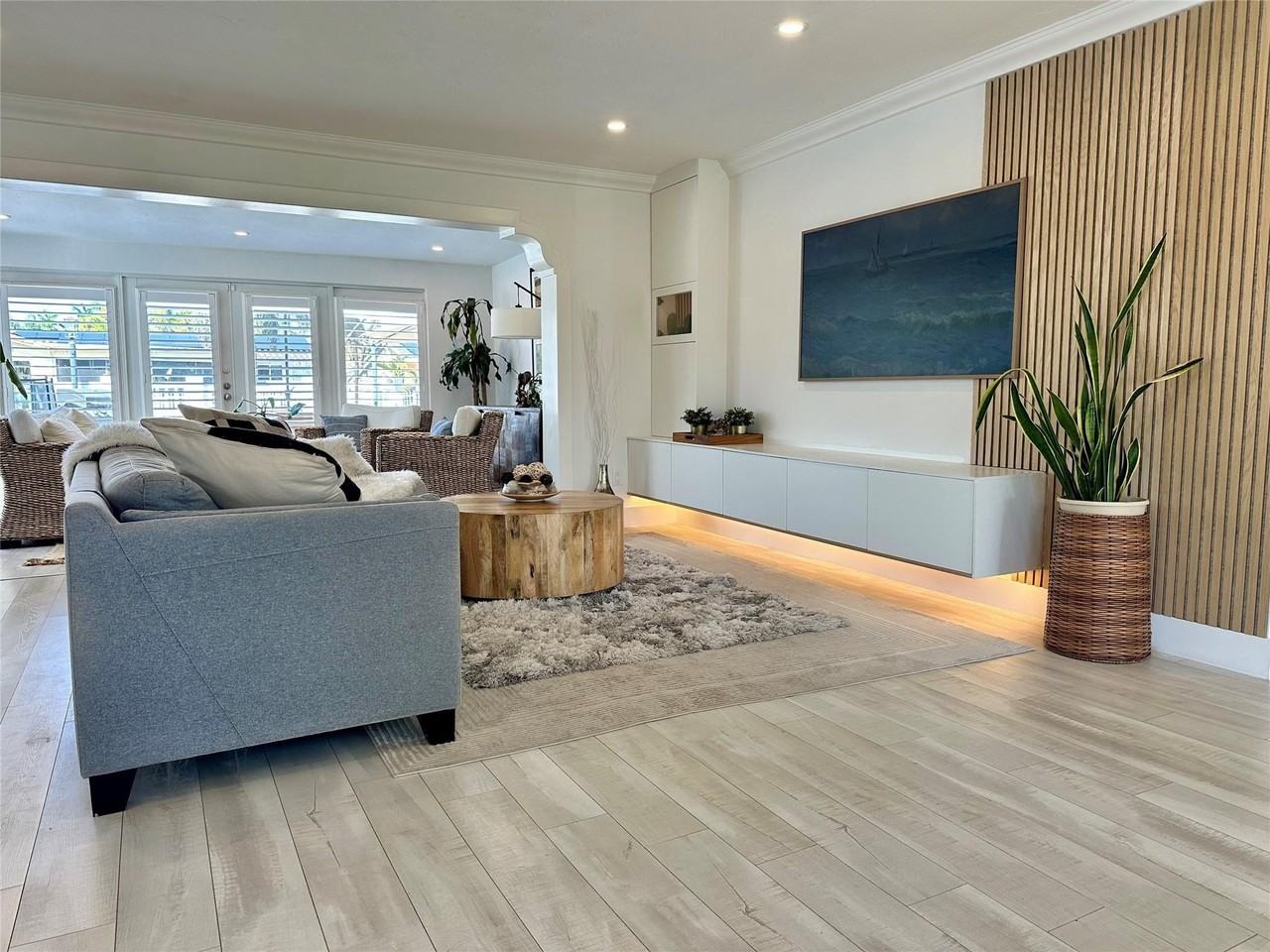 1473 Ne 53rd Ct - Photo 3 of 33