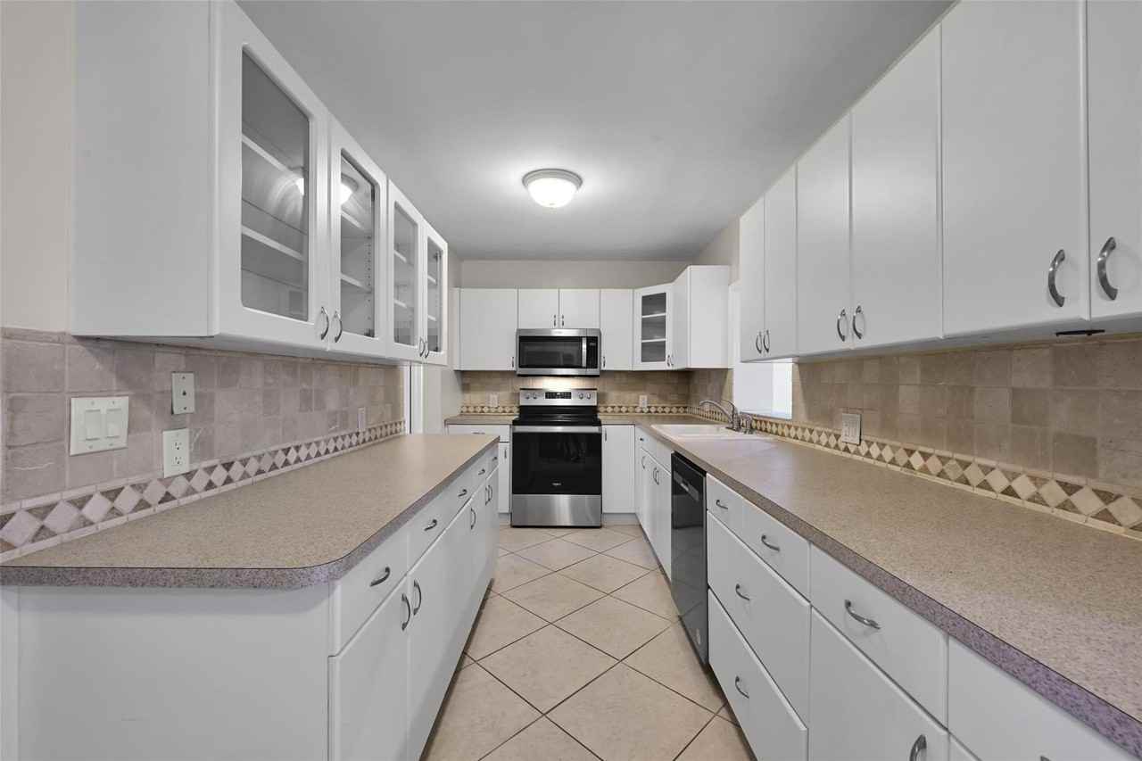 417 Ne 10th Ave - Photo 7 of 25