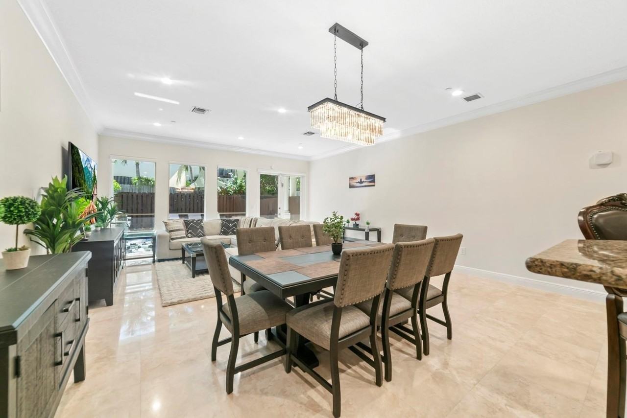 1849 Ne 26th Ave Apt 2 - Photo 3 of 31