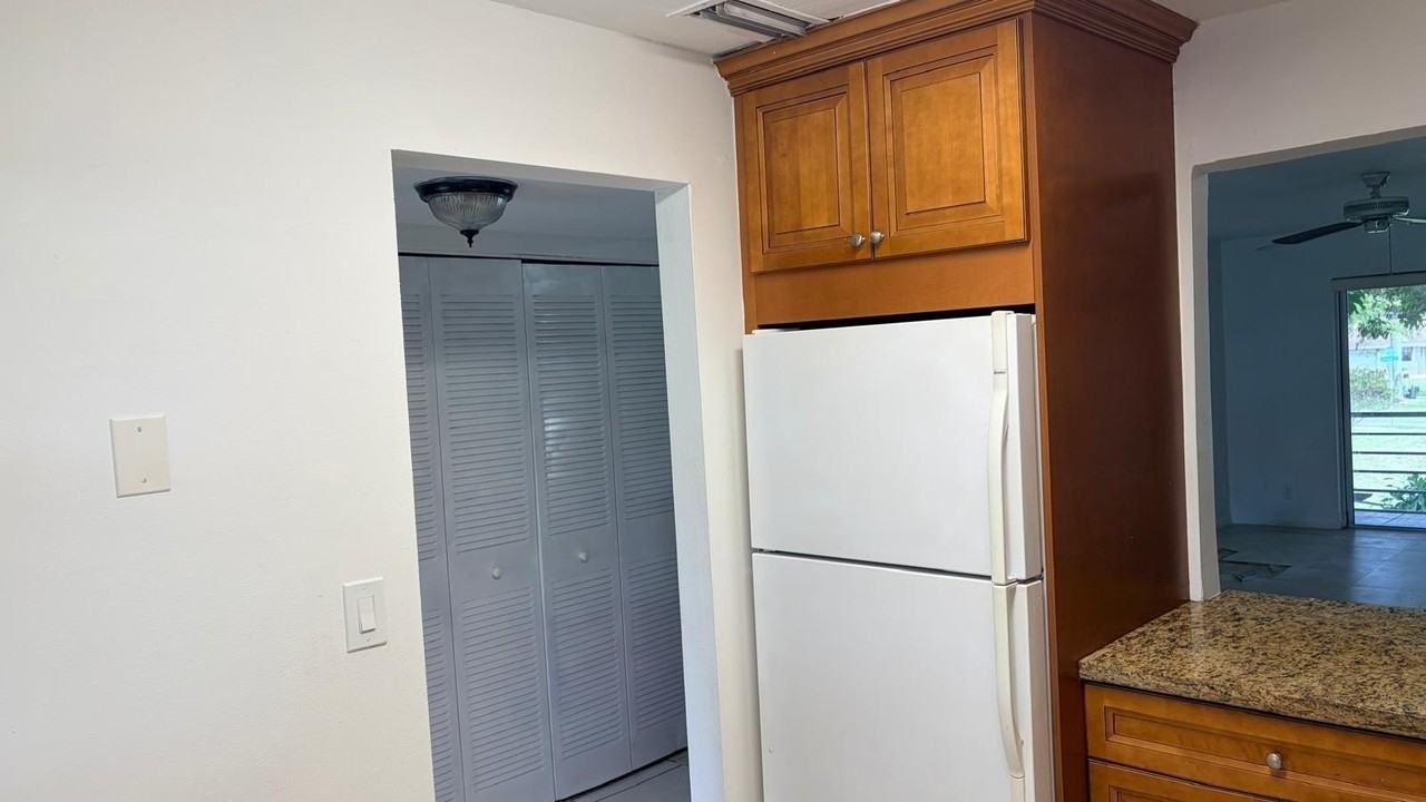 5515 N Lakewood Cir #122 - Photo 2 of 16