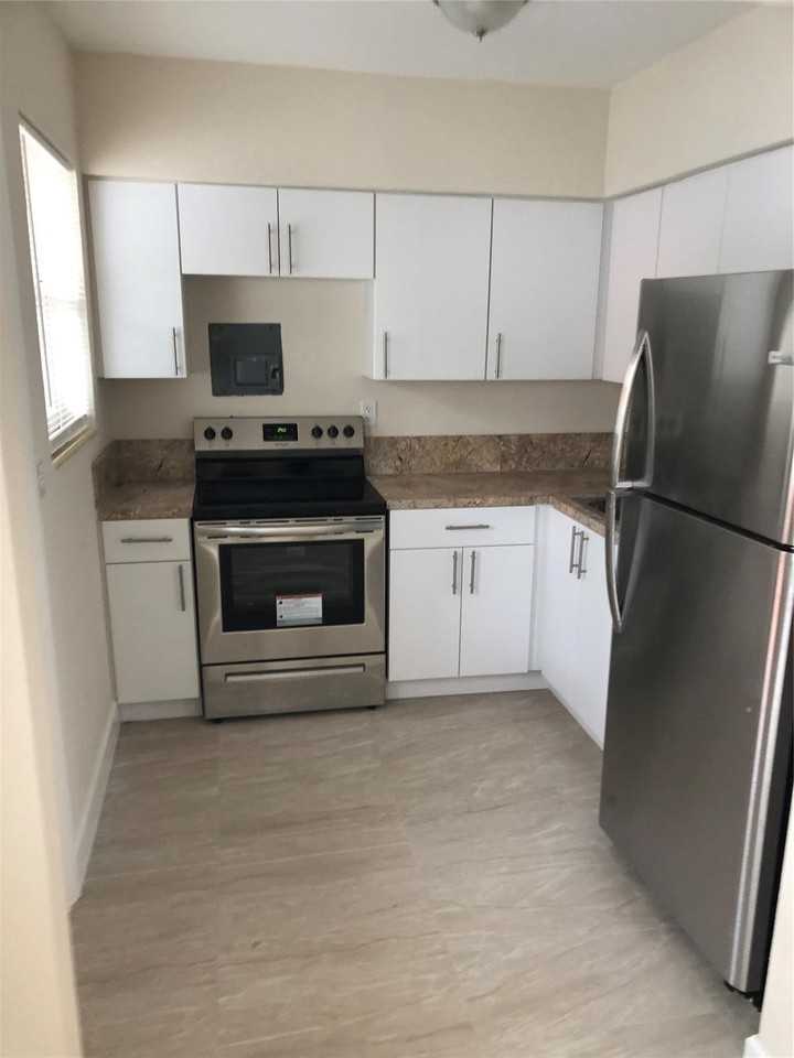 1575 Sw 2nd St Unit 1 - Photo 6 of 10