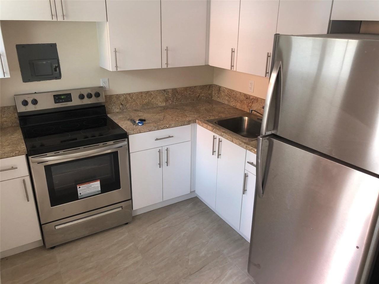 1575 Sw 2nd St Unit 1 - Photo 7 of 10