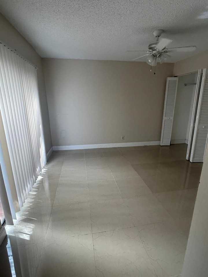 5821 Swordfish Ct Apt B - Photo 7 of 10