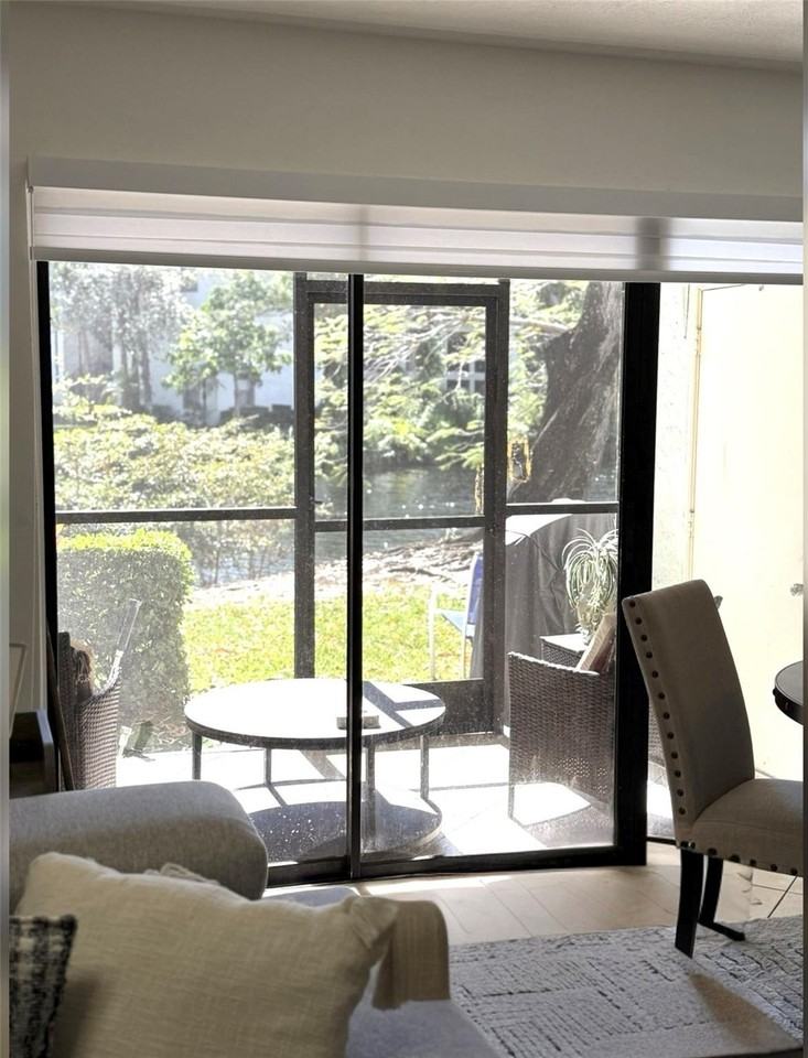 8014 Nw 15th Mnr - Photo 5 of 26