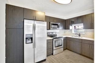 9400 N Hollybrook Lake Dr Apt 105 - Photo 1 of 1