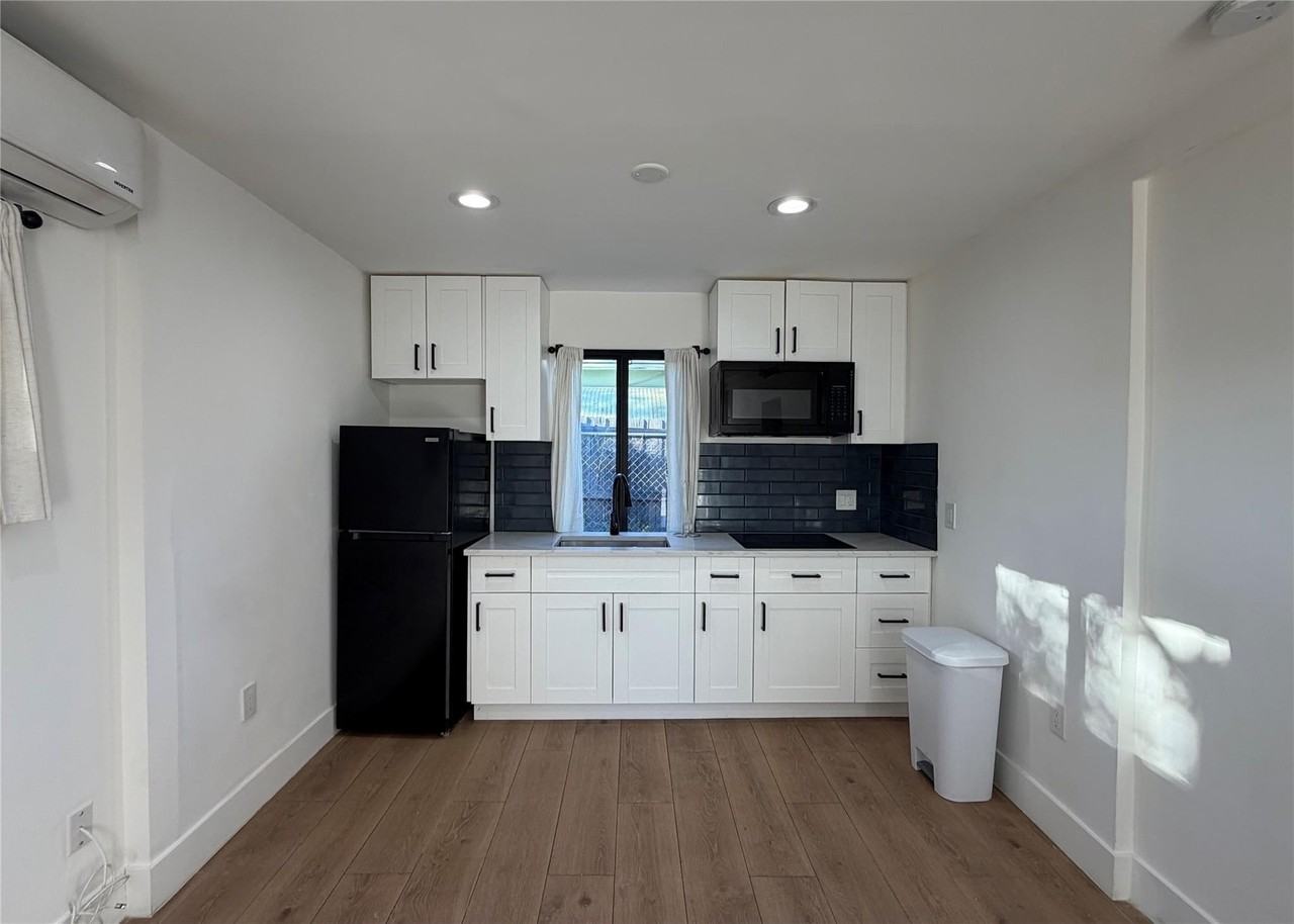 1230 S Federal Hwy #1 - Photo 6 of 18