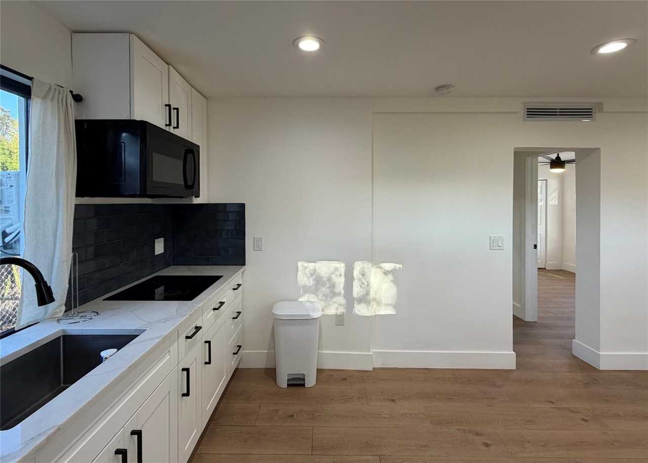 1230 S Federal Hwy #1 - Photo 7 of 18