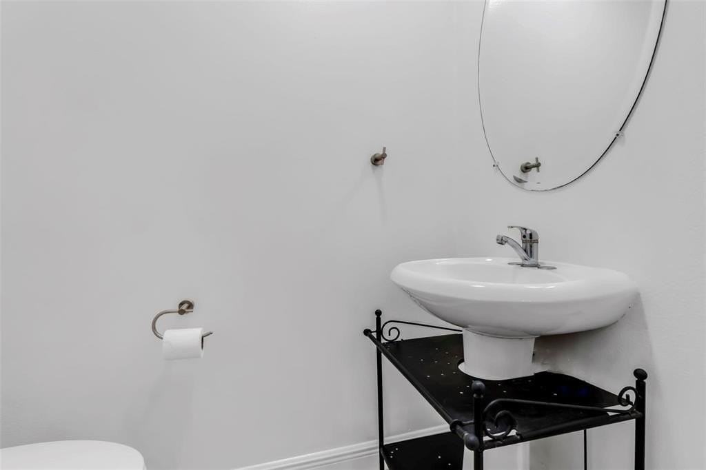 1534 Nw 45th St - Photo 6 of 17