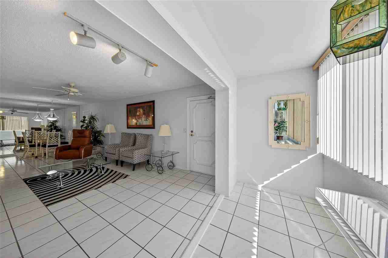 6253 Bay Club Dr Apt 1 - Photo 7 of 50