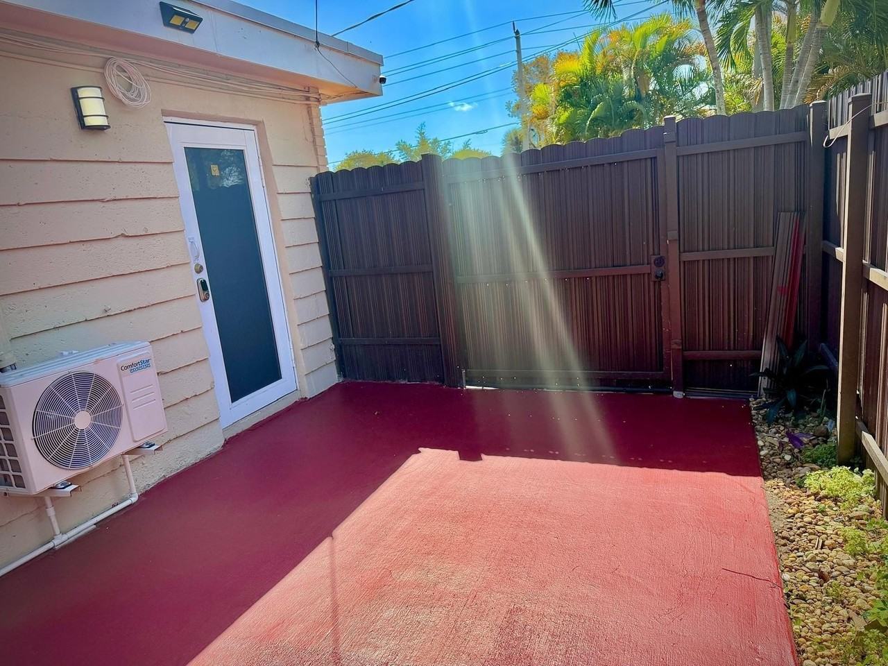 707 Ne 15th St #A - Photo 2 of 18