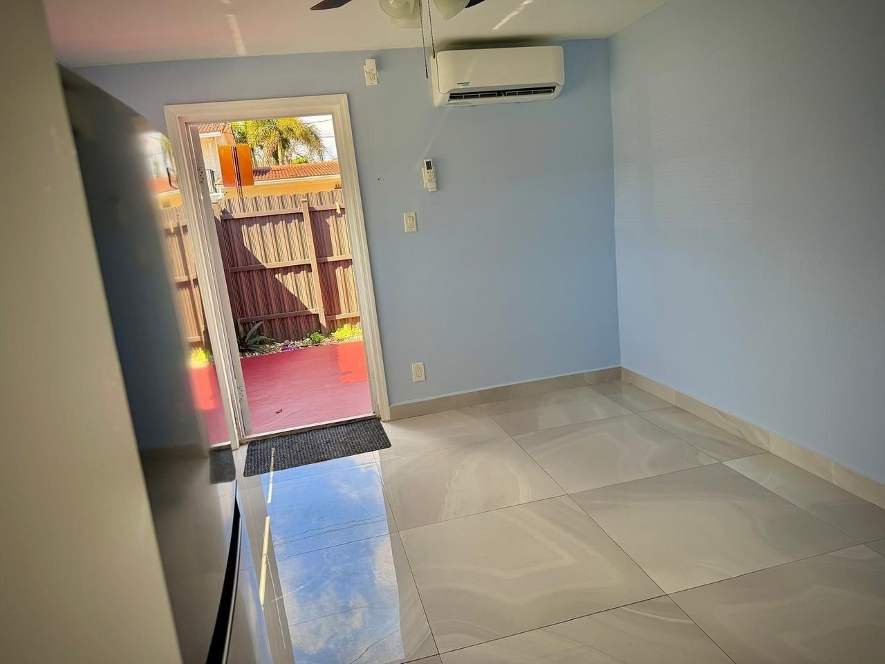 707 Ne 15th St #A - Photo 5 of 18