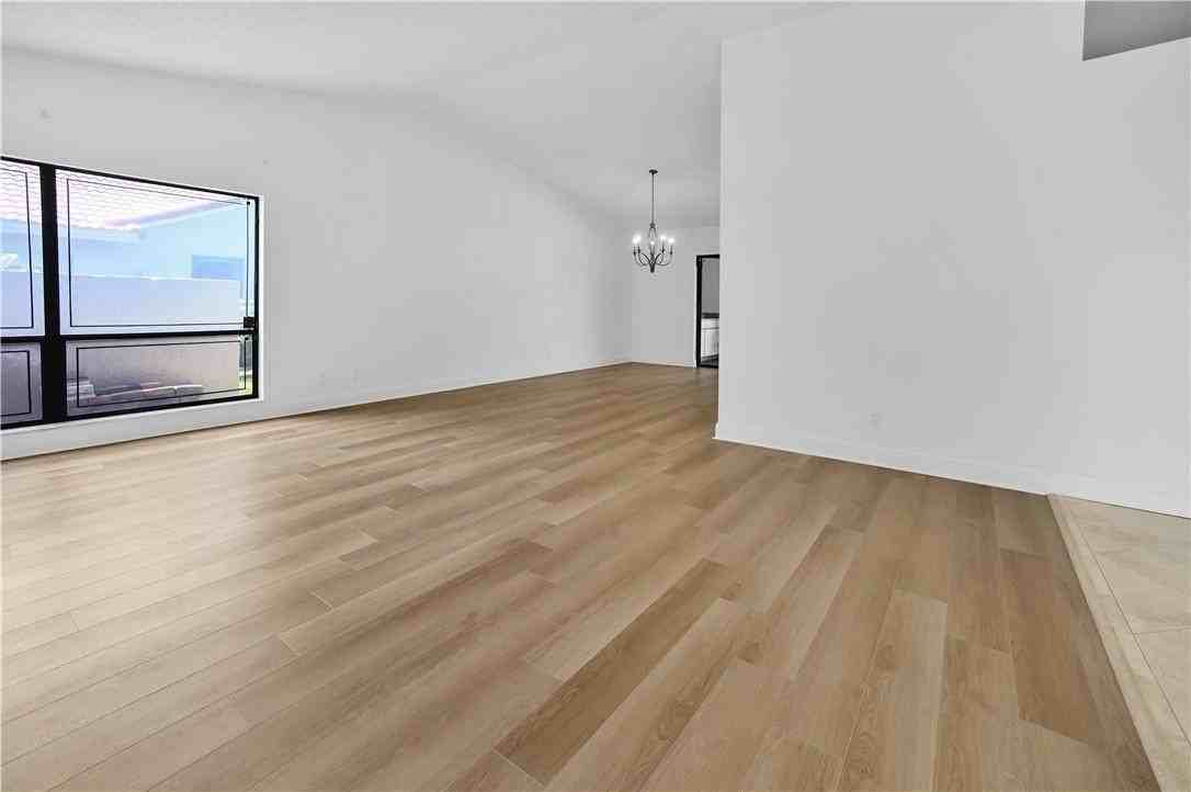 10765 Nw 9th Ct - Photo 4 of 33