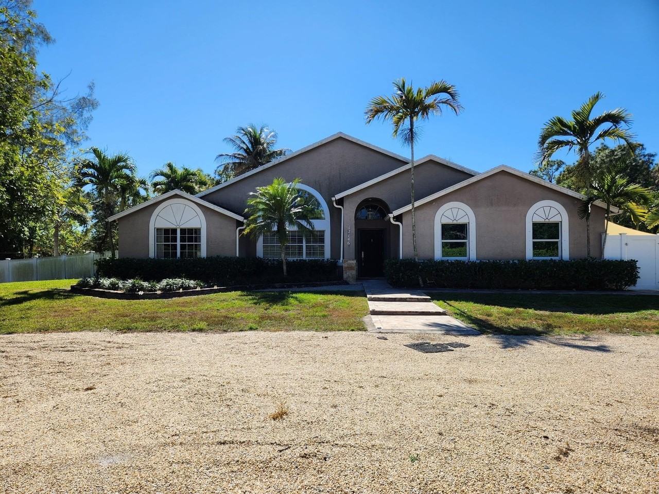 12146 Orange Blvd