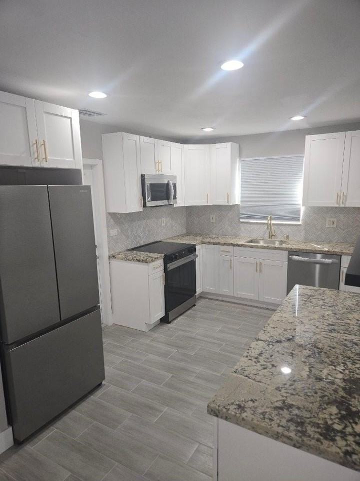 7531 Polk St - Photo 4 of 16