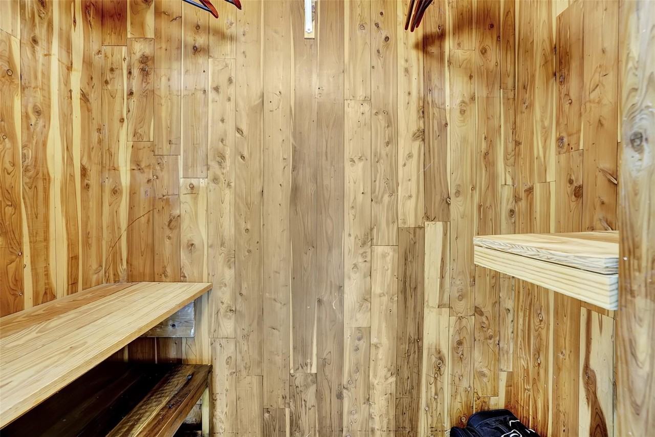 3208 Beacon St - Photo 3 of 26