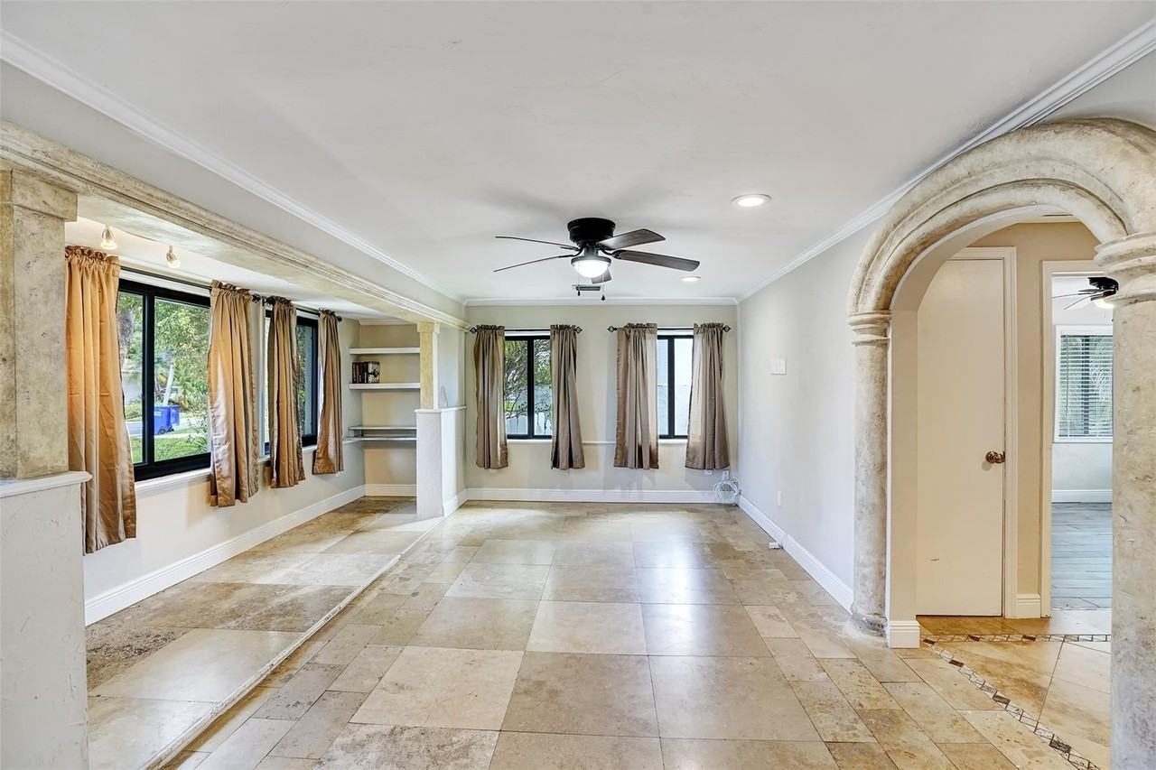 3208 Beacon St - Photo 6 of 26