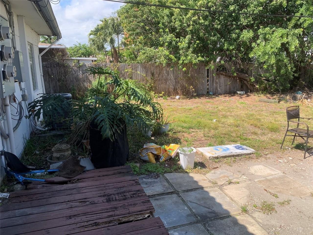 2745 Se 1st Ct - Photo 6 of 6