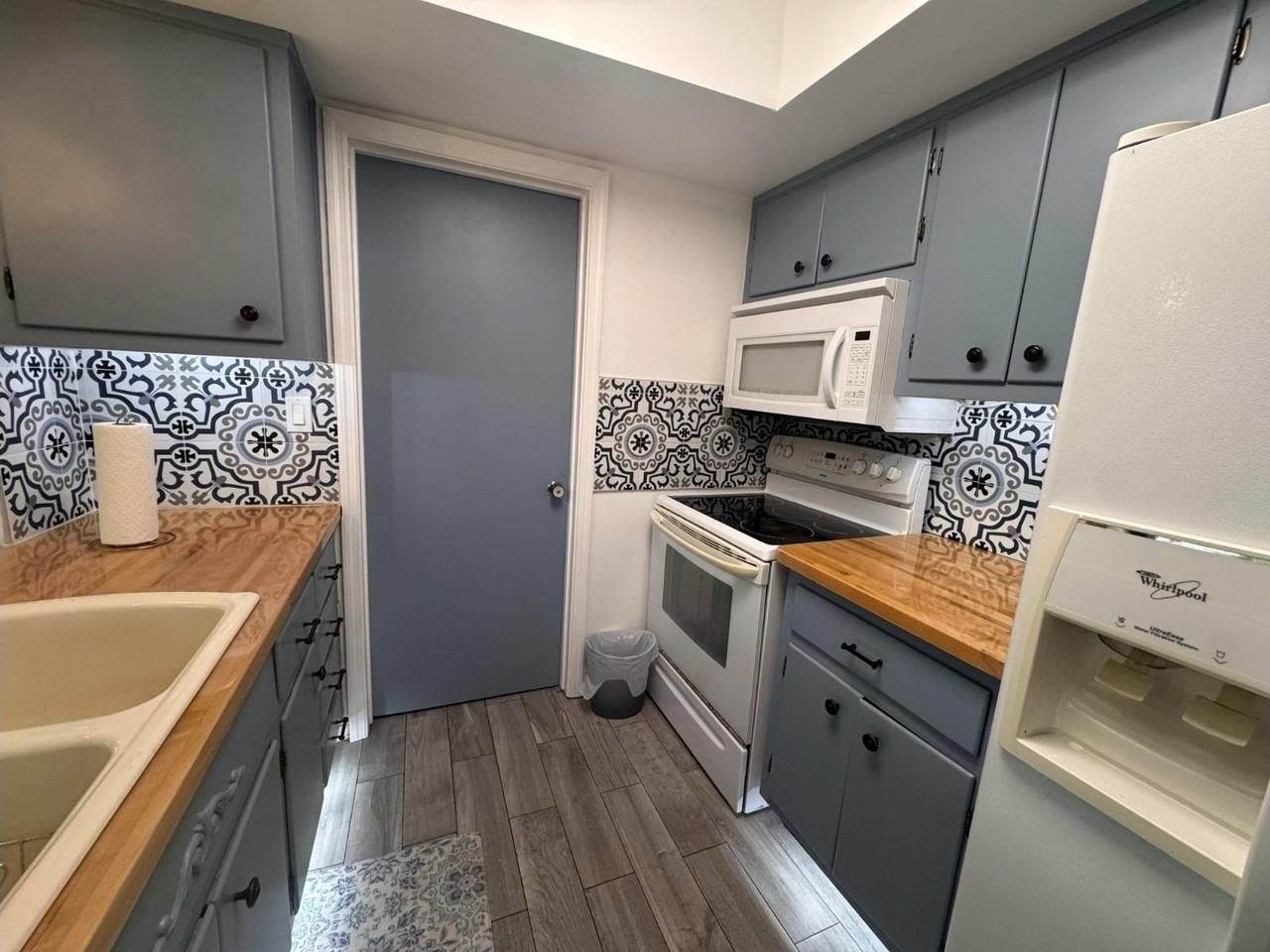 4212 Nw 47th St - Photo 3 of 10