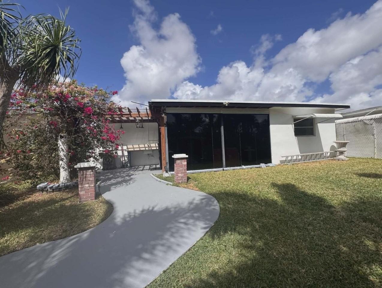 4212 Nw 47th St - Photo 4 of 10