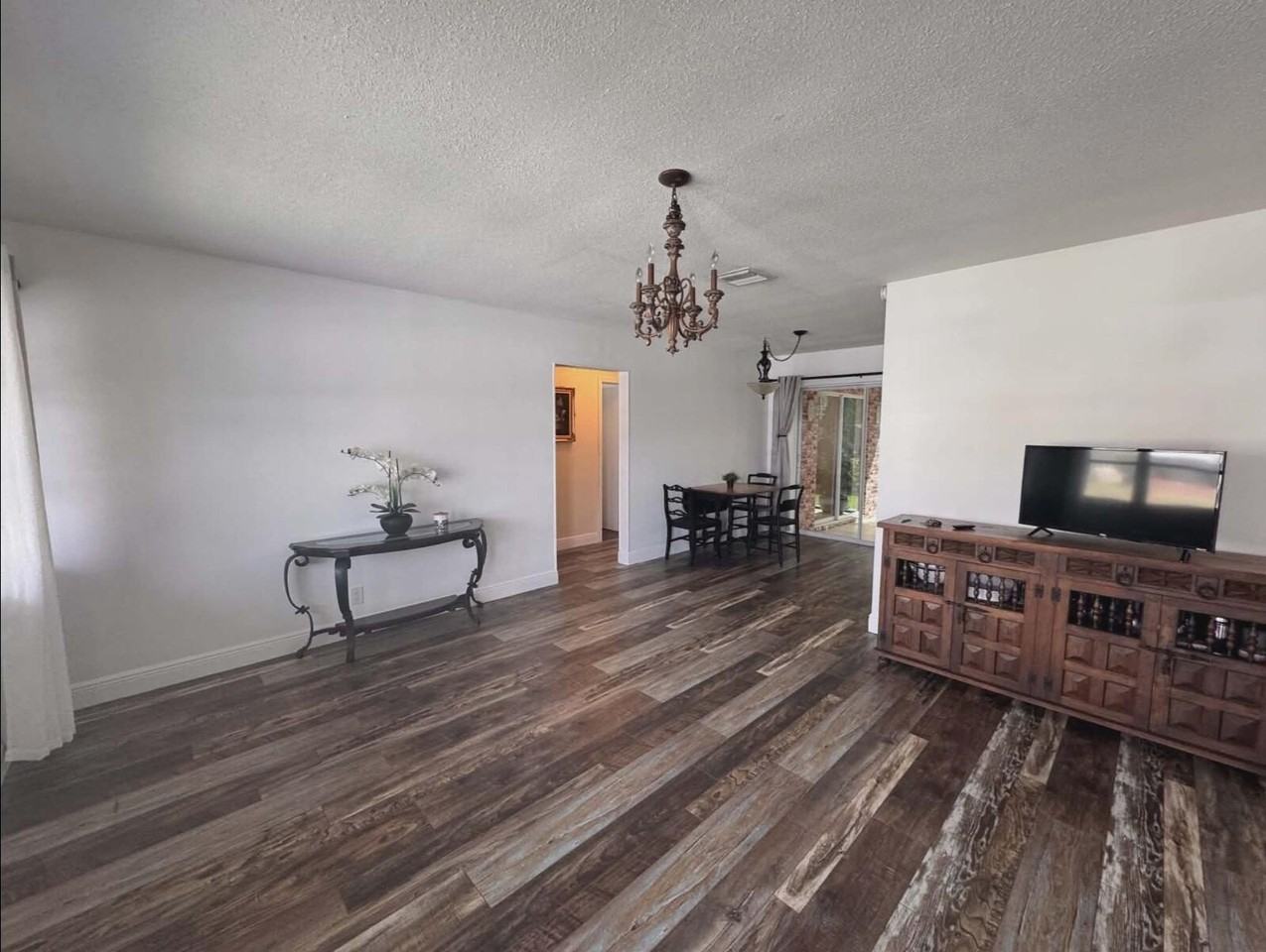 4212 Nw 47th St - Photo 7 of 10