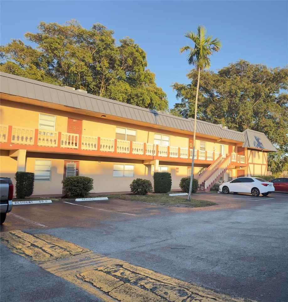 9374 Sw 3rd St Apt 708