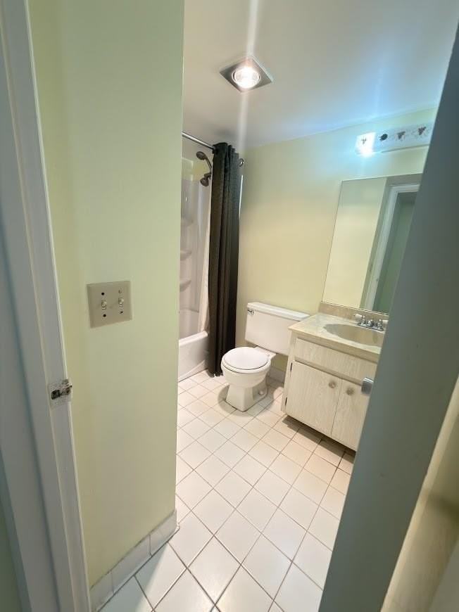 9374 Sw 3rd St #708 - Photo 5 of 6