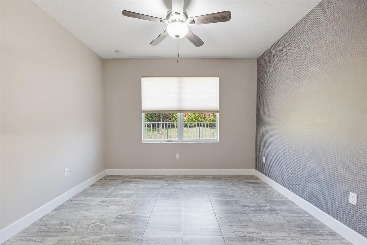 11717 Sw Silver Creek Ave - Photo 6 of 20