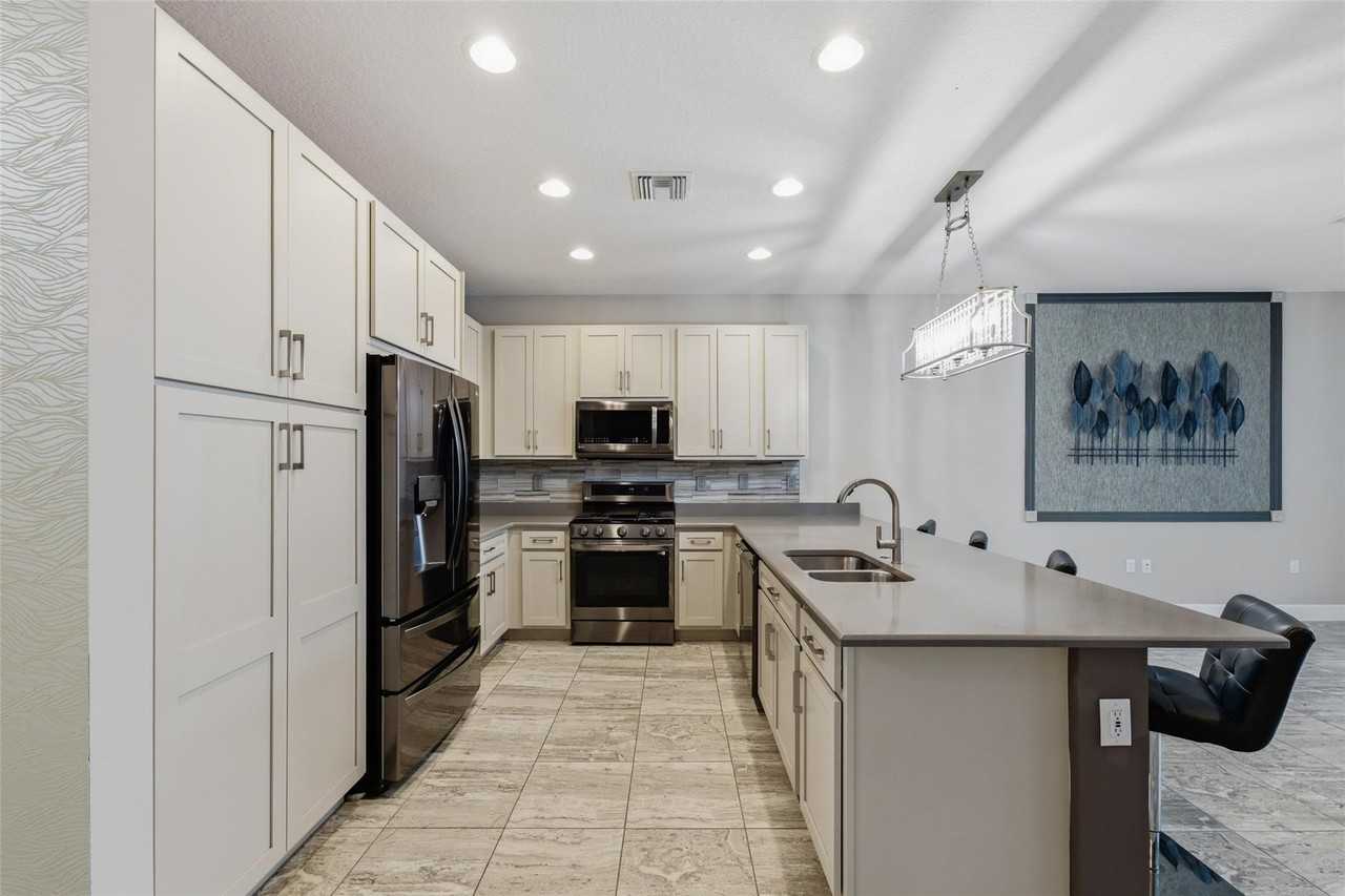 11717 Sw Silver Creek Ave - Photo 7 of 20