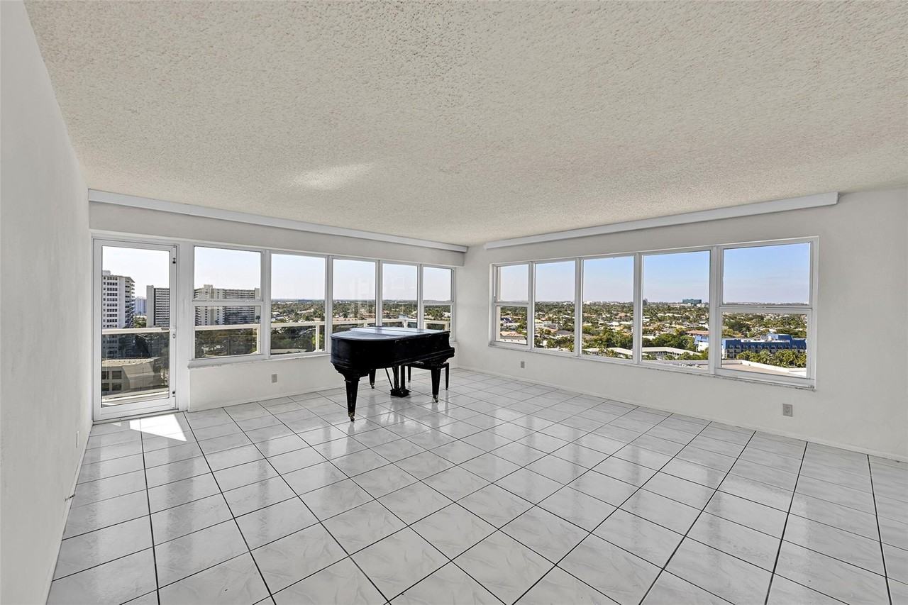 3700 Galt Ocean Dr #1215